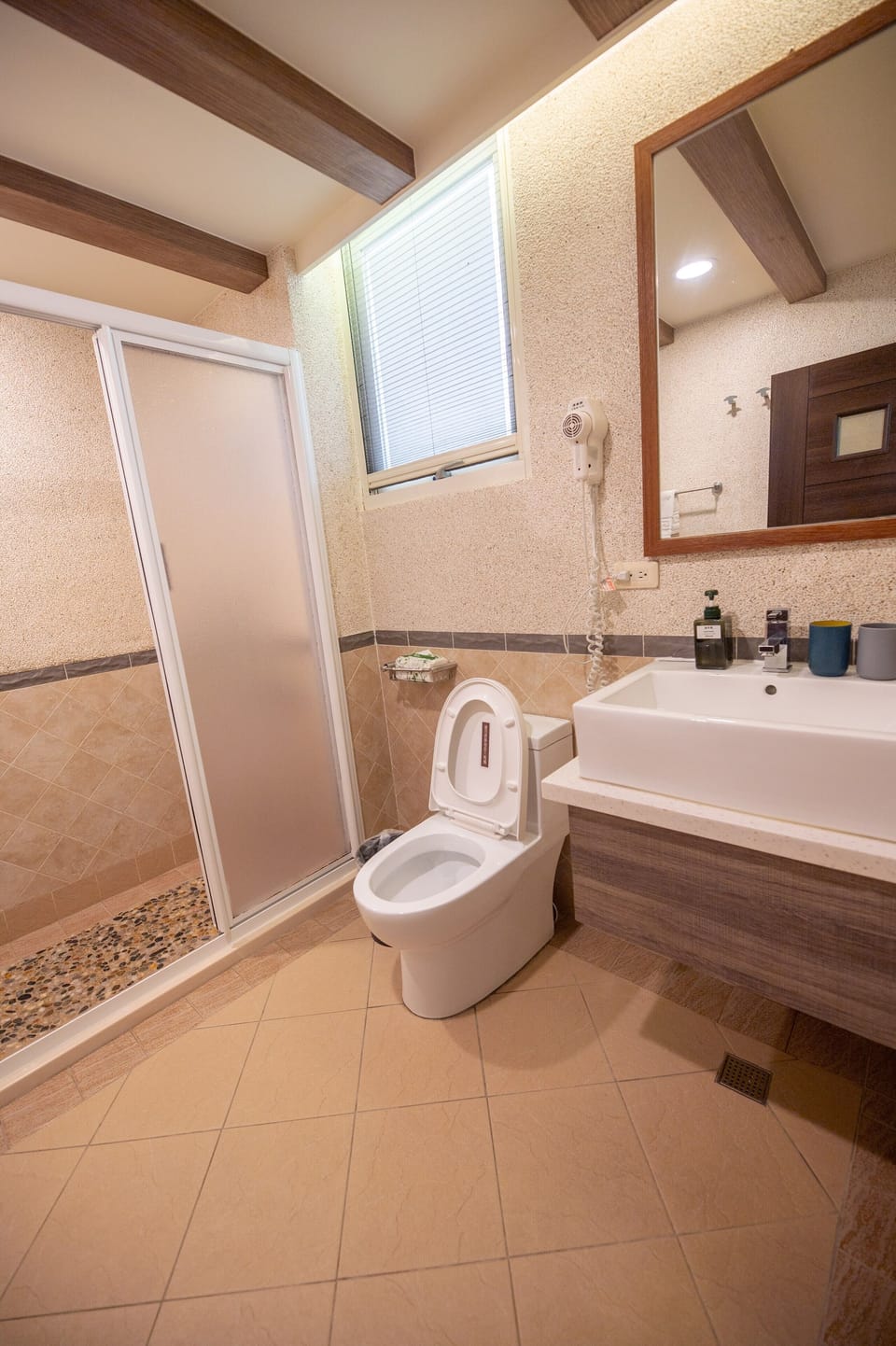 City Twin Room, 2 Twin Beds | Individually decorated, desk, soundproofing, free WiFi