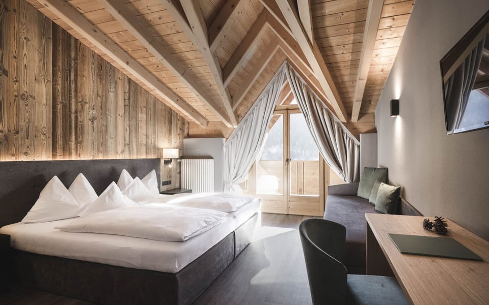 Basic Double Room (Holzschlag) | In-room safe, desk, soundproofing, free WiFi