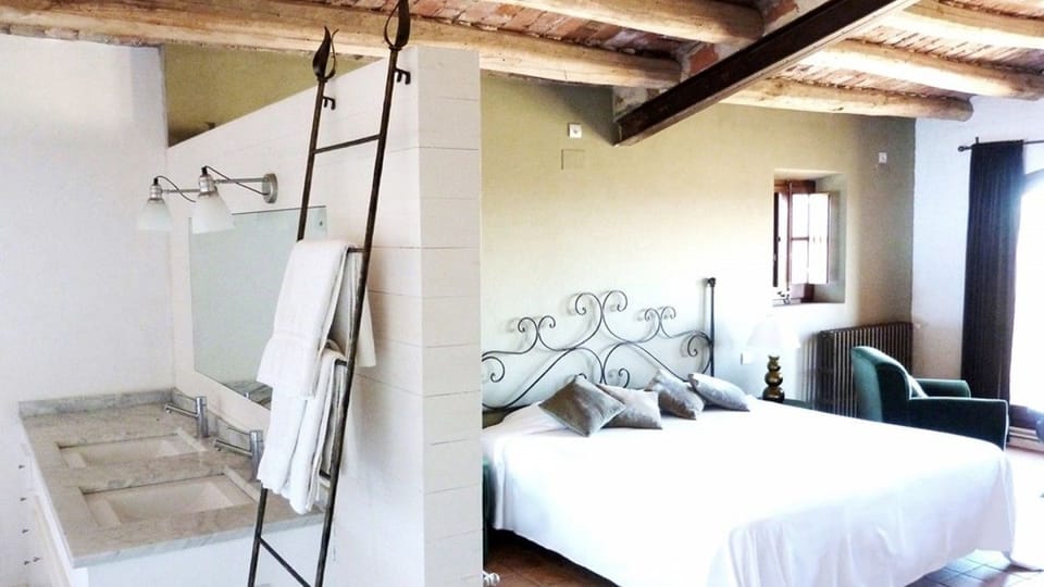 Superior Suite | Rollaway beds, free WiFi, bed sheets