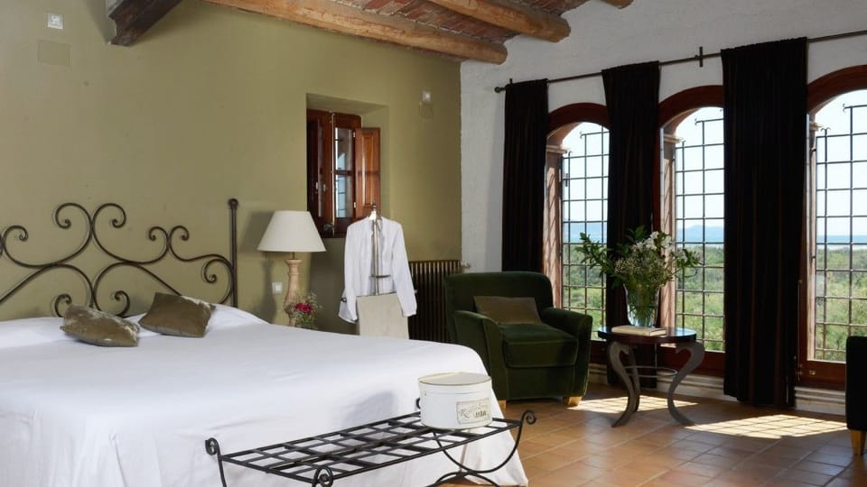 Superior Suite | Rollaway beds, free WiFi, bed sheets