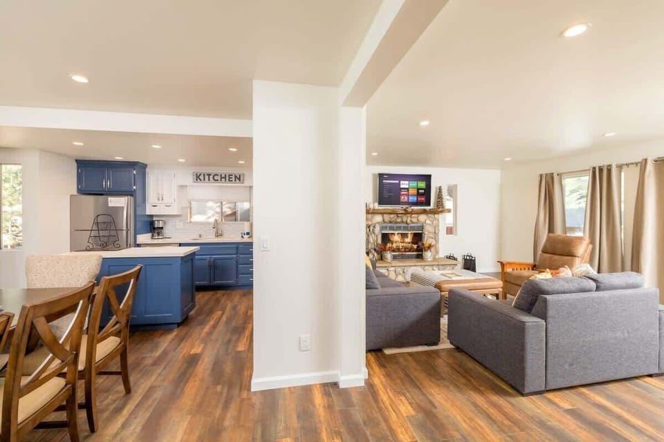 Open Concept living area.
