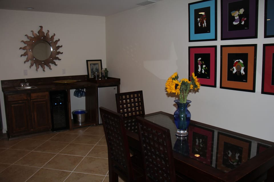 Downstairs wetbar, eating and entertaining area