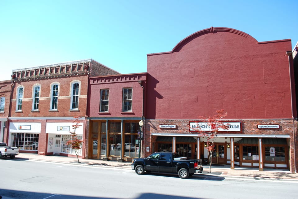 307 Pollock Street