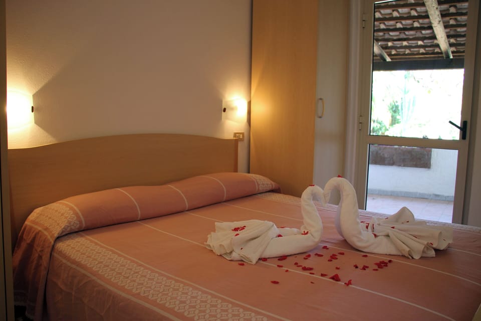 Economy Double Room | In-room safe, desk, free WiFi, bed sheets