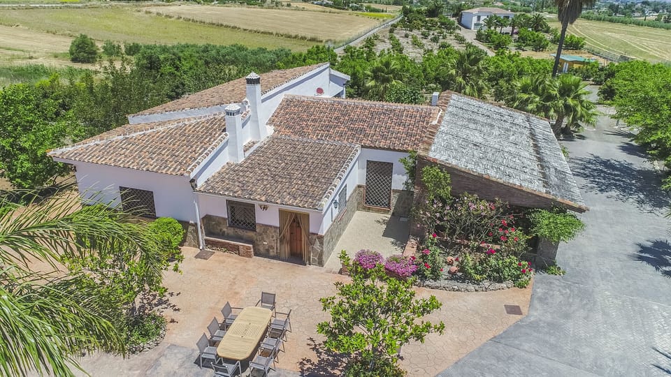 Enjoy the views of this farm in Alhaurín el grande