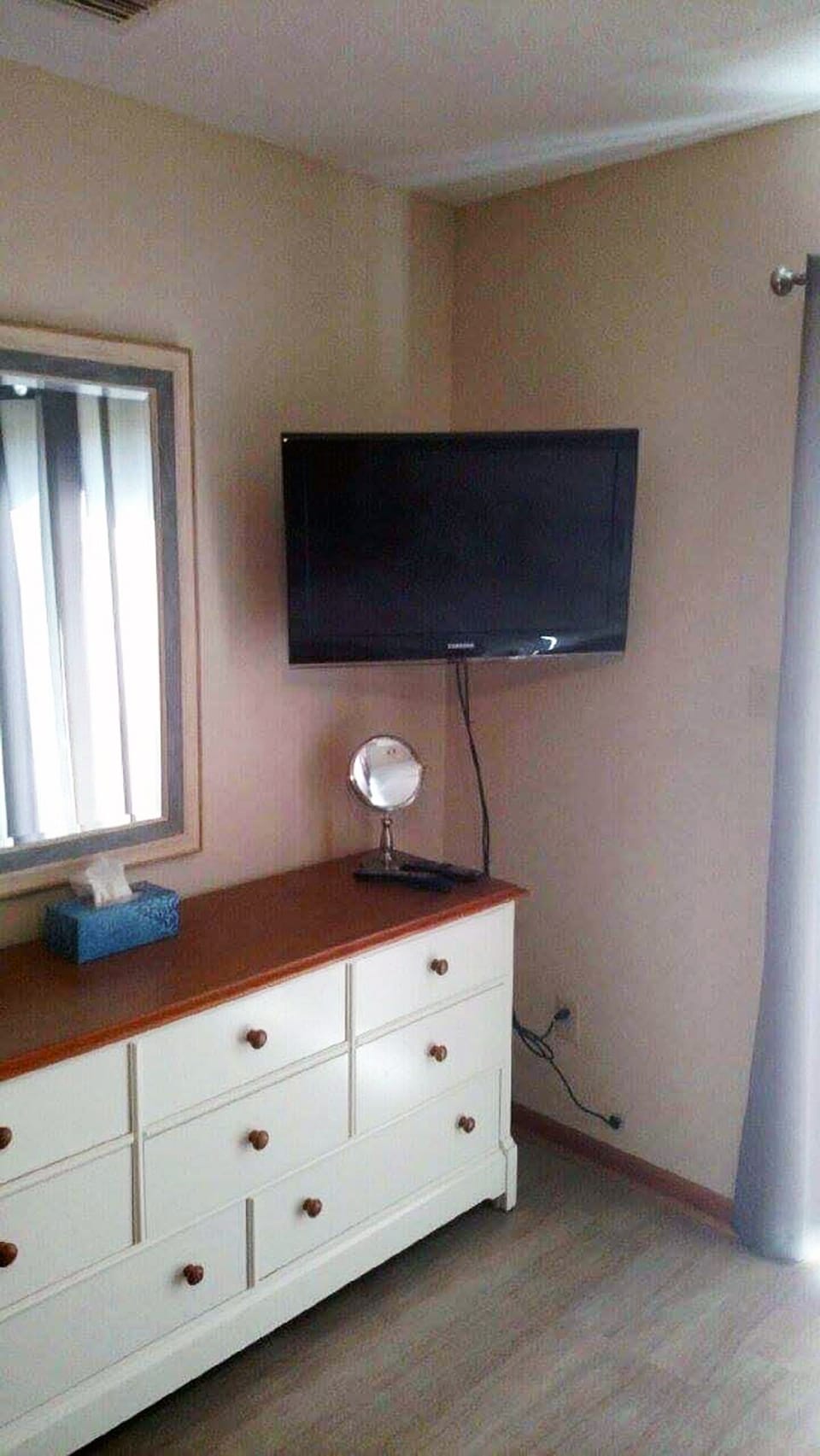 32" HDTV in the master bedroom!