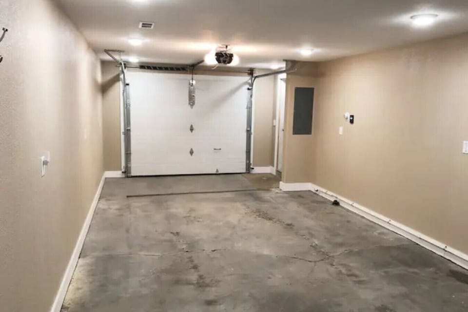 Private Heated Garage Stall