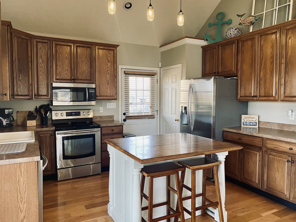 Fully stocked kitchen 