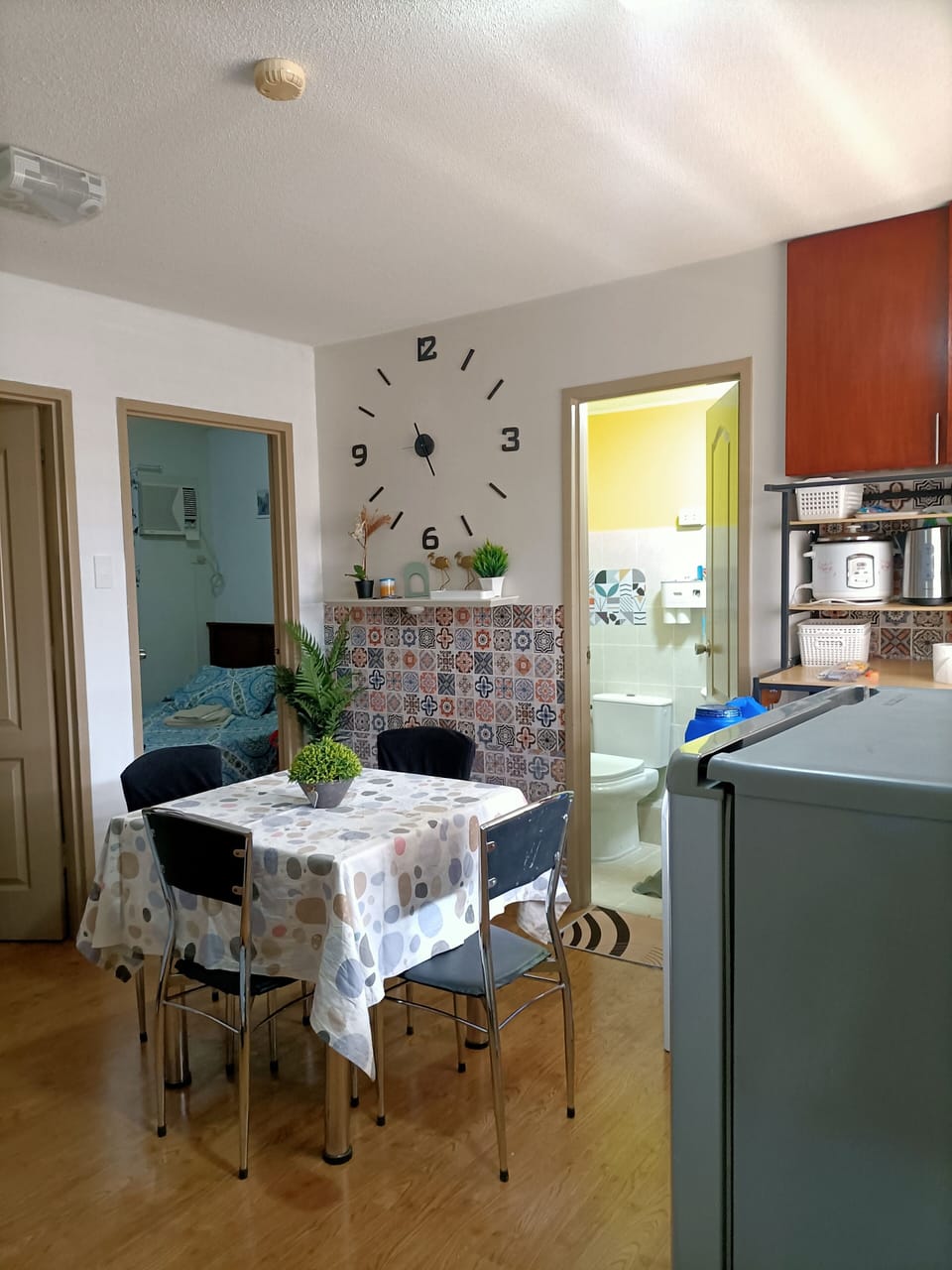 Family Apartment, 2 Bedrooms | Living area | Flat-screen TV