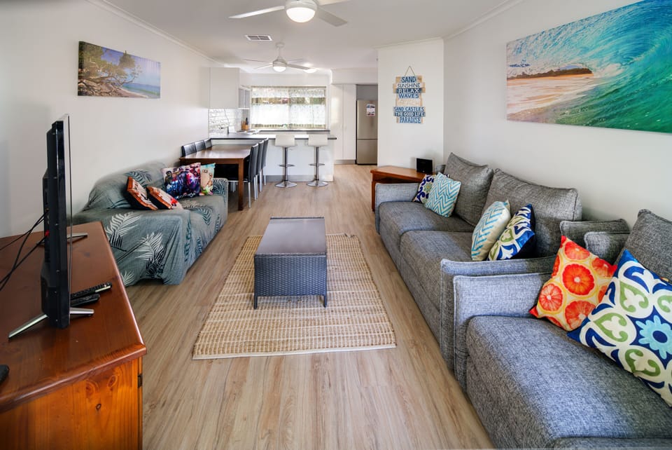 House, 3 Bedrooms | Living area | Flat-screen TV, Netflix, DVD player