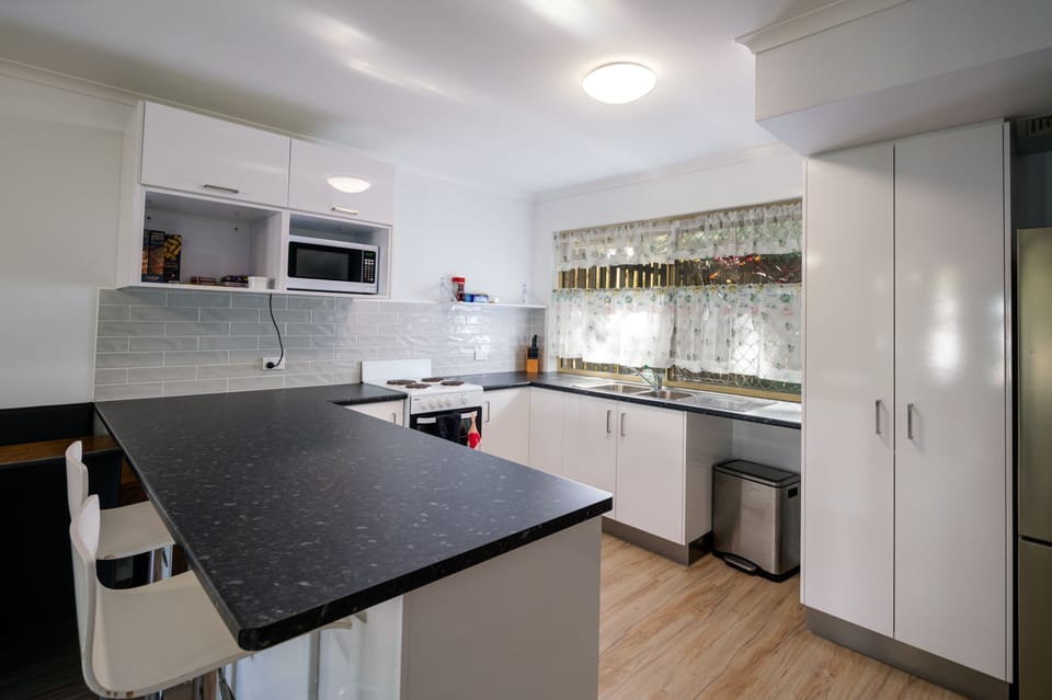 House, 3 Bedrooms | Private kitchen | Coffee/tea maker, full-size fridge, microwave, oven