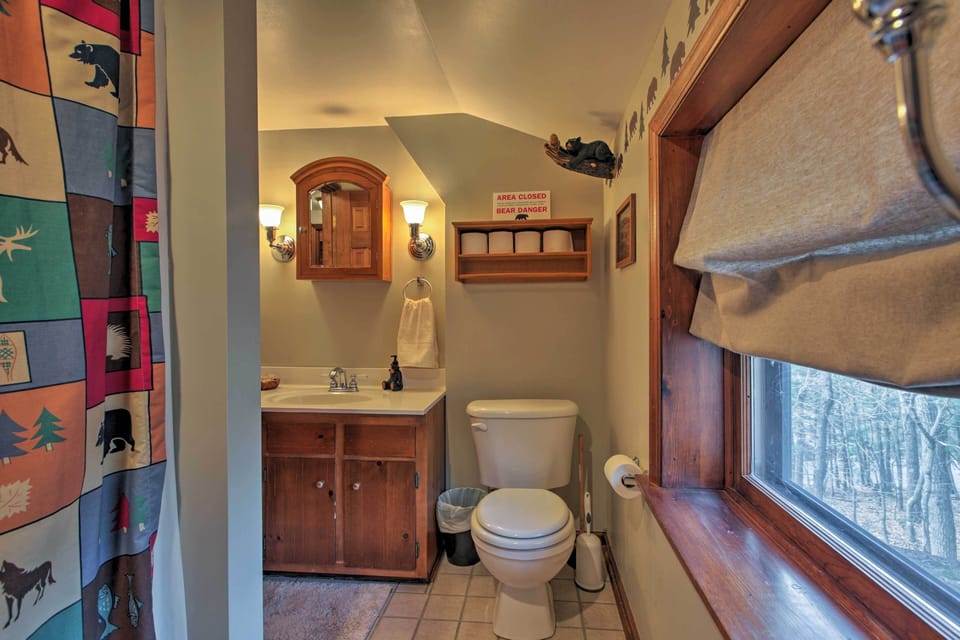 Full Bathroom | Shower/Tub Combo