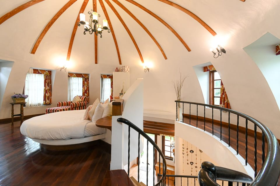 Deluxe Room | Premium bedding, minibar (free items), in-room safe, WiFi (free)