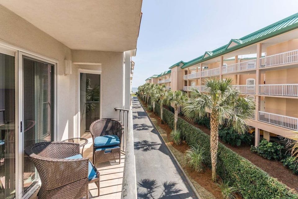 Beach Club 238 - Private Balcony