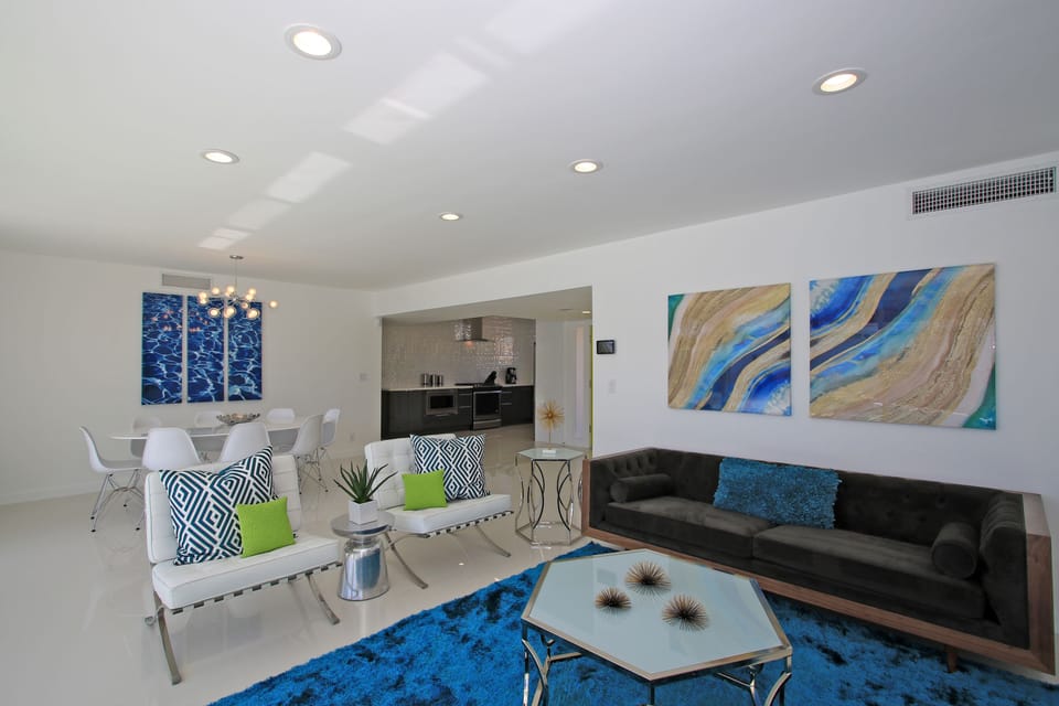 Open floor plan... Easy flow from the kitchen to living areas and backyard 