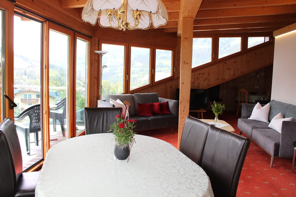 Penthouse Panorama Apartment | Living area | Flat-screen TV