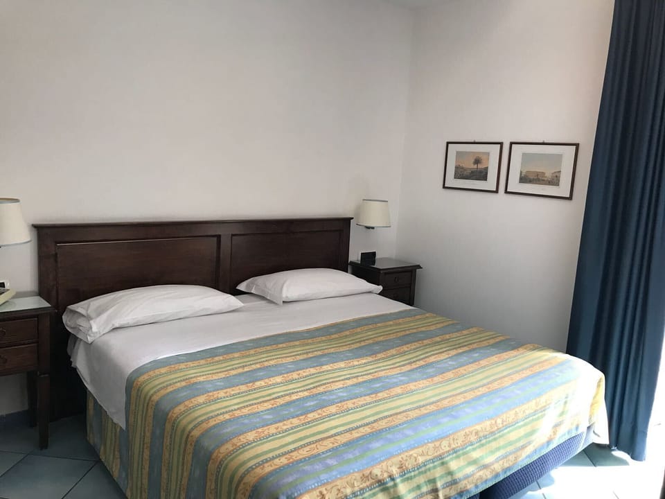Superior Double Room | Premium bedding, minibar, in-room safe, bed sheets