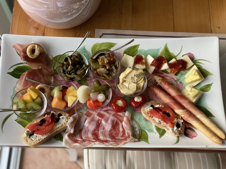 Lunch and dinner served