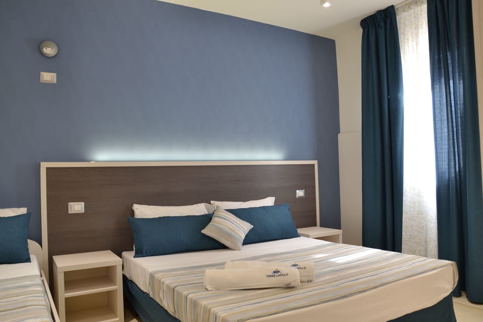 Deluxe Room | Premium bedding, desk, iron/ironing board, free WiFi