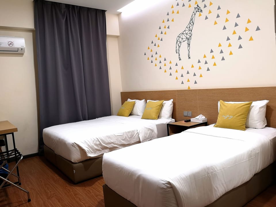 City Triple Room, Non Smoking | In-room safe, desk, iron/ironing board, free WiFi