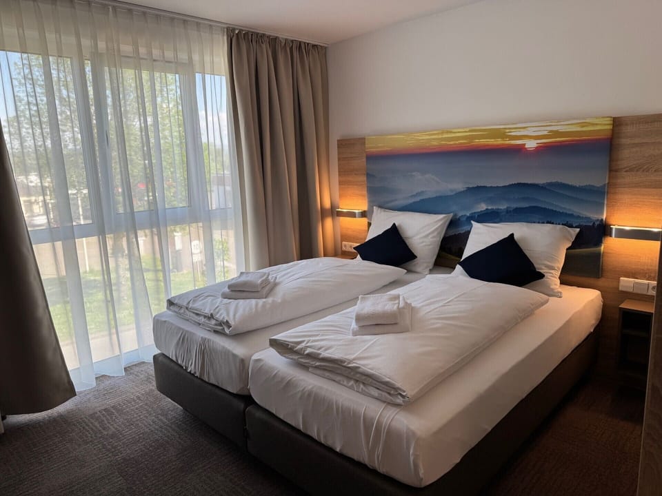 Desk, laptop workspace, soundproofing, free WiFi