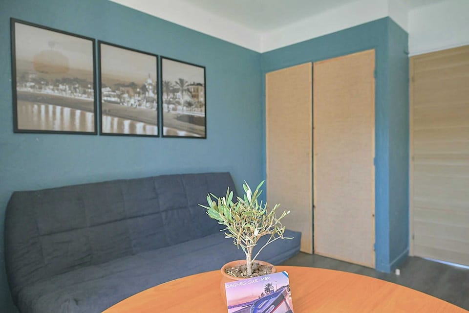 Standard Apartment, 1 Bedroom, Balcony, Garden View | Living area | LED TV