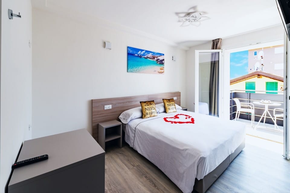 Superior Room | In-room safe, free WiFi, bed sheets