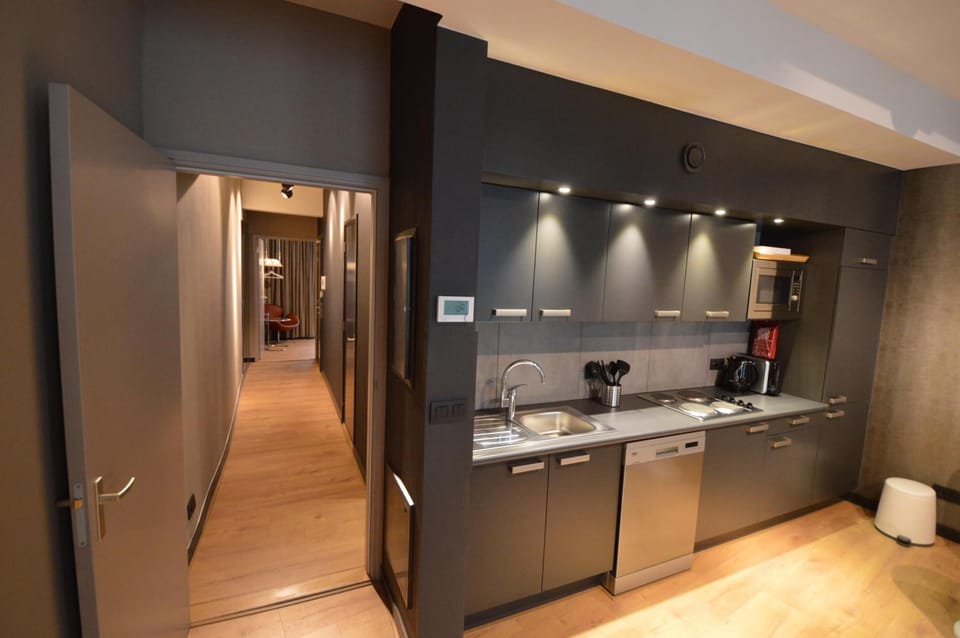 Stovetop, dining tables