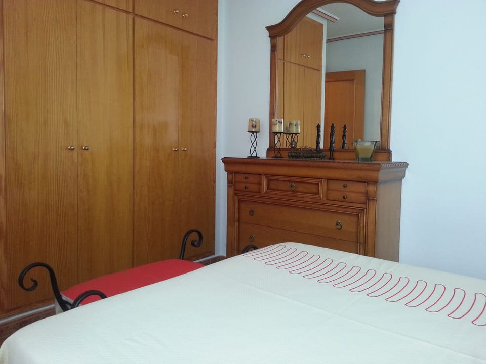 Double Room, Shared Bathroom | Iron/ironing board, free cribs/infant beds, free WiFi, bed sheets