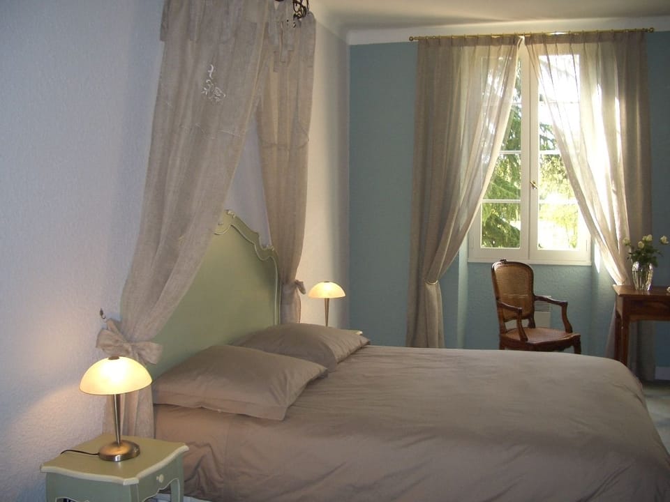 Double Room | Individually decorated, individually furnished, desk, blackout drapes