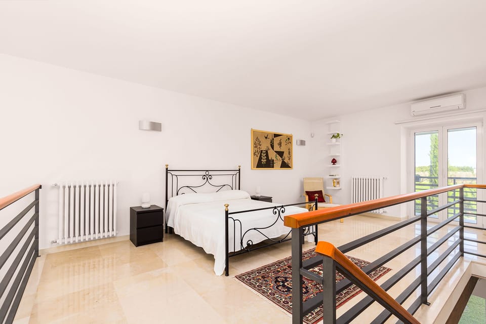 Cribs/infant beds, free rollaway beds, free WiFi, bed sheets