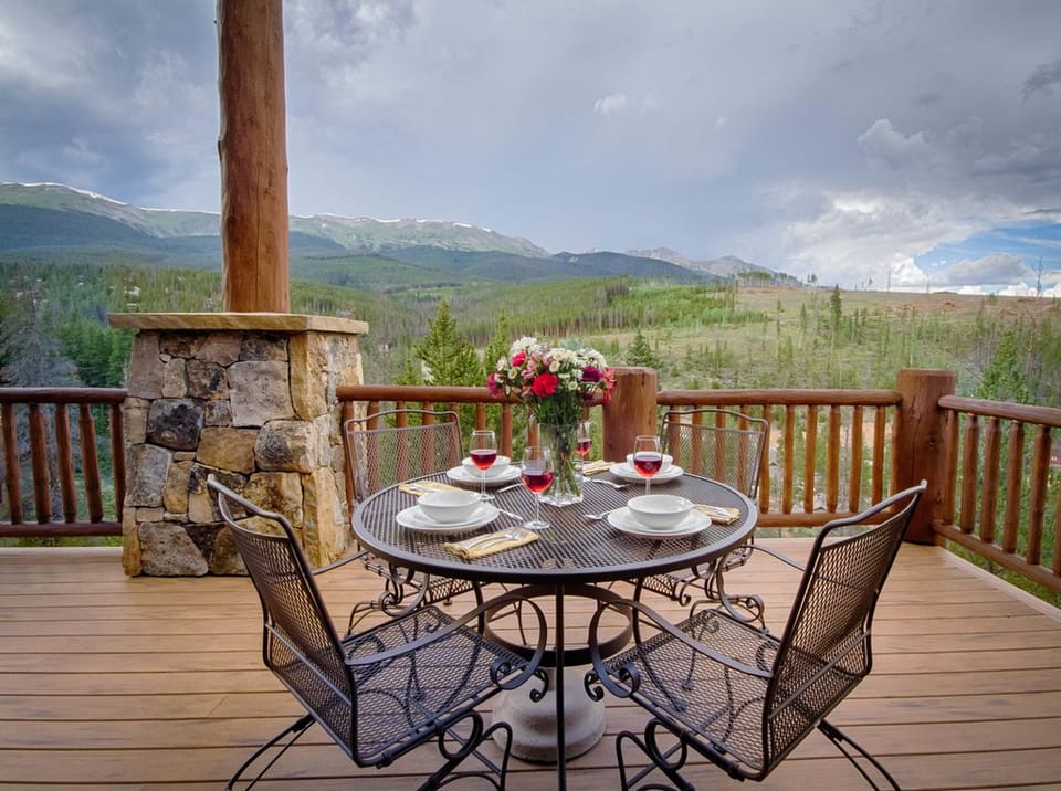 Luxury House, 5 Bedrooms, Hot Tub, Mountain View | Balcony view