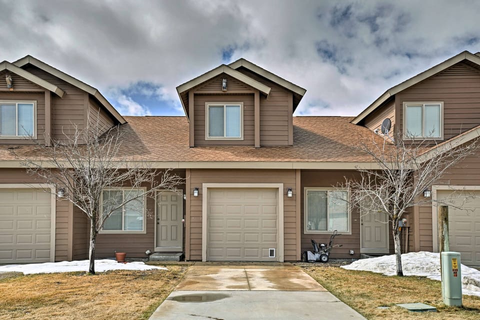 Parking | Driveway (1 Vehicle) | No Garage Access