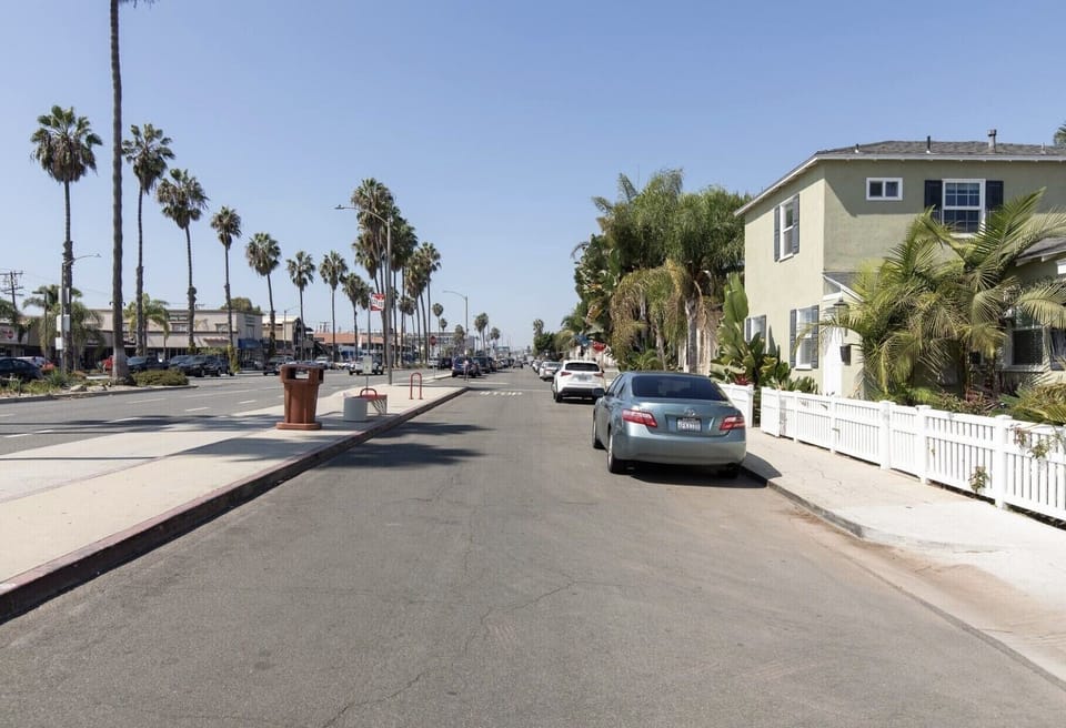 Located directly on a popular main road called 2nd Street. Lots of Restaurants.