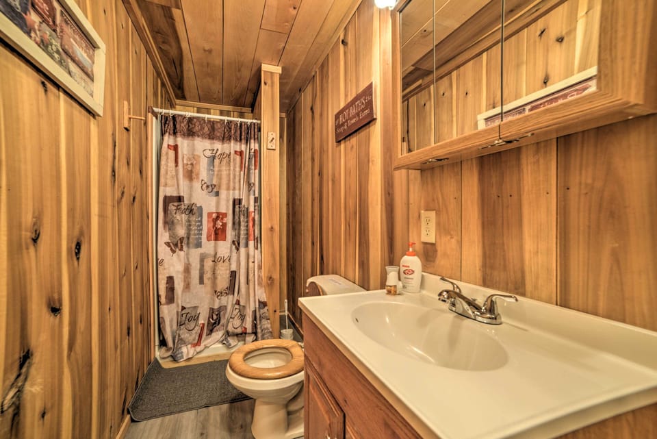 Bathroom | Towels Provided
