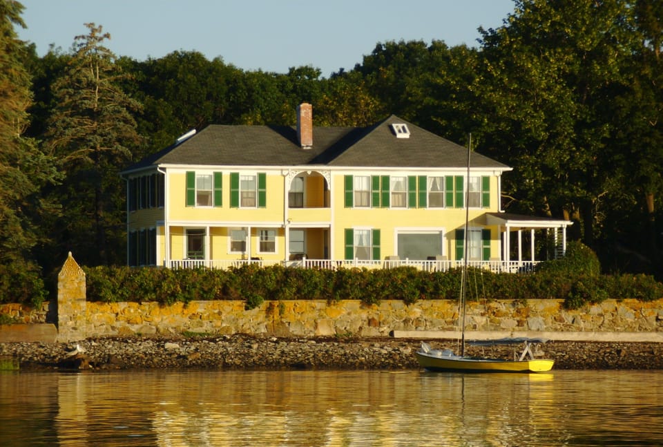 South House at Wahwa Cottages at high tide. 