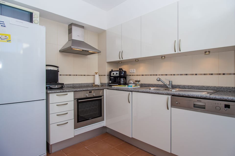 kitchen full equipped