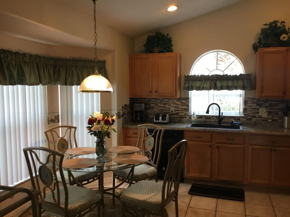 Breakfast nook