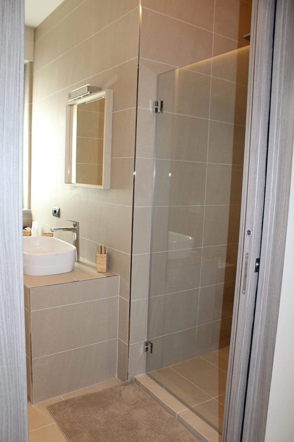 Bathroom shower