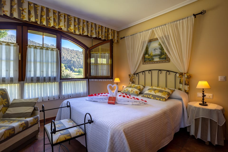 Superior Double Room, Ensuite | Blackout drapes, free WiFi, bed sheets