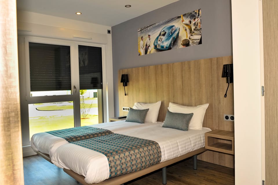 Family Quadruple Room | Individually decorated, individually furnished, desk, soundproofing