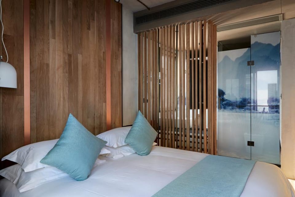 Design Double Room | Desk, blackout drapes, iron/ironing board, free WiFi
