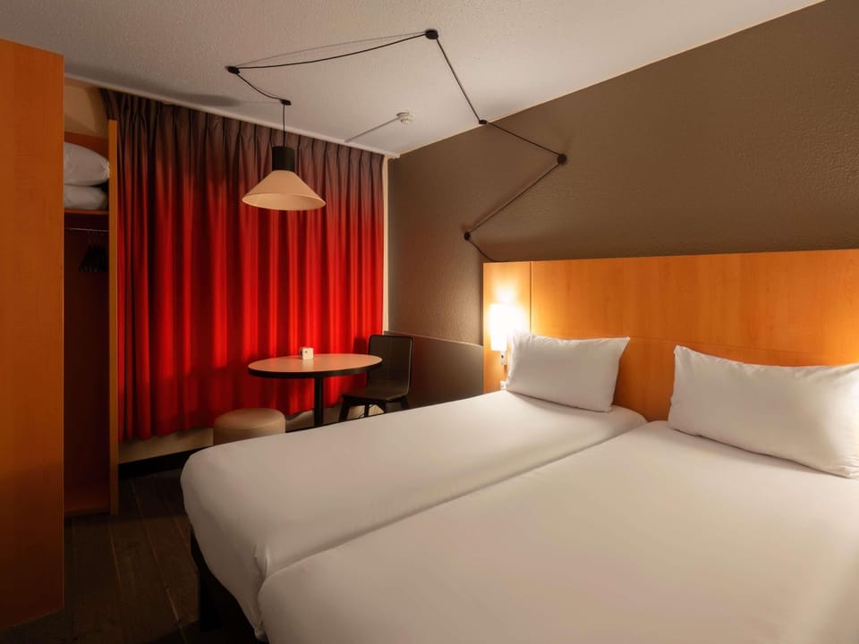 Standard Room, 2 Twin Beds | Premium bedding, desk, blackout drapes, soundproofing