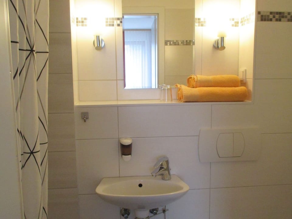Single Room, Ensuite | Bathroom