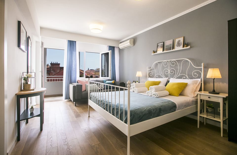 Deluxe Double Room, Balcony | Premium bedding, blackout drapes, soundproofing, iron/ironing board