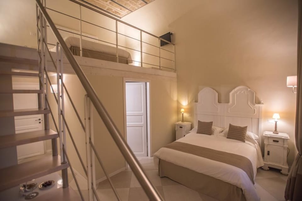 Minibar, desk, soundproofing, cribs/infant beds