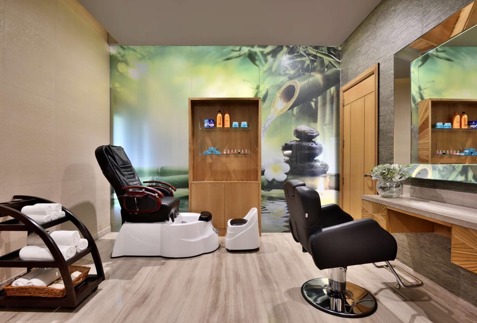 Radisson Noida Hotel in Noida