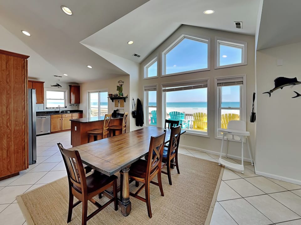 Dining Area - Seating for 6
