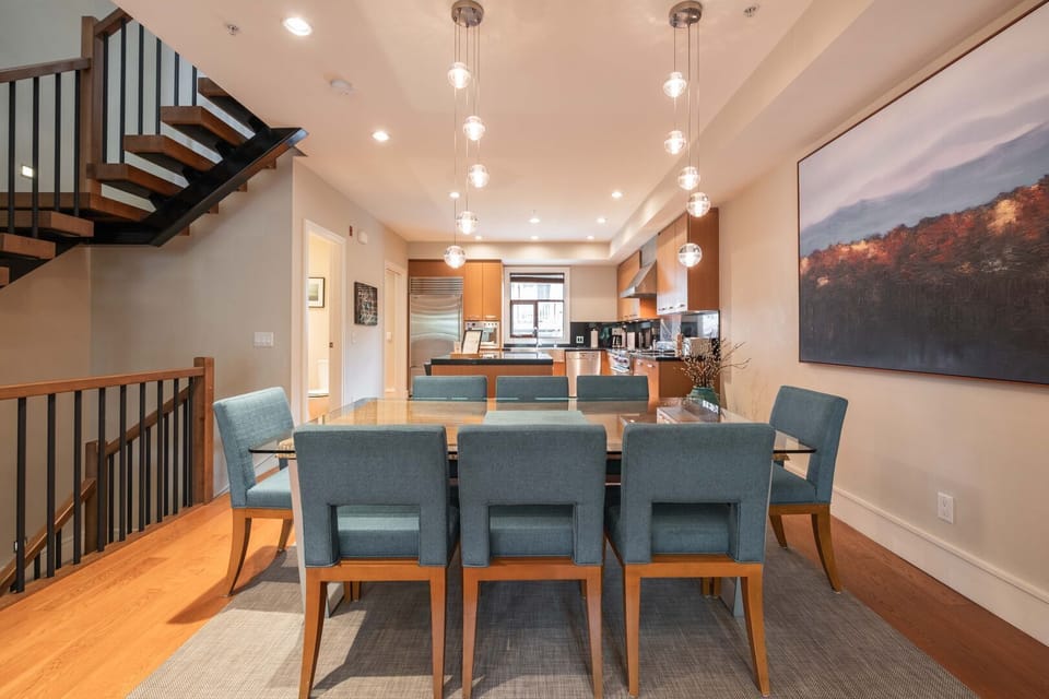 Dining area: Seats eight people