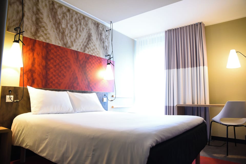 Standard Double Room, 1 Double Bed | Hypo-allergenic bedding available, desk, blackout drapes, soundproofing